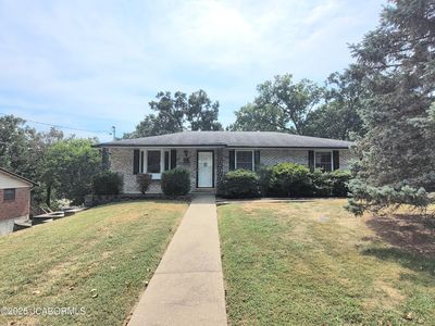 2111 Melody Dr
