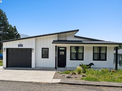 5705 Rollo Dr