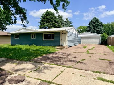 1738 Skyline Dr