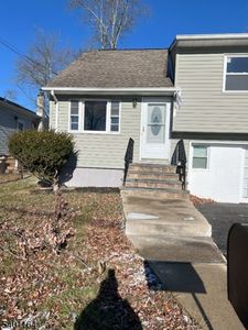 Property at 581 Allentown Rd, Parsippany, NJ