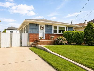 944 Rensselaer Ave