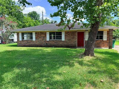 Property at 225 Burkett St, Richwood, TX