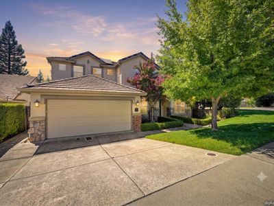 5825 Oak Place Ct