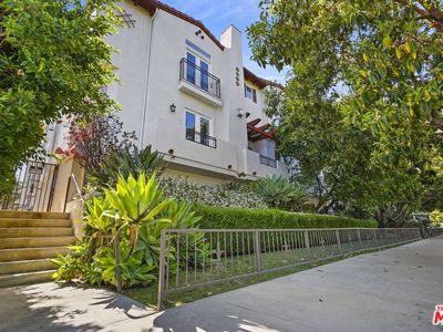 4541 Colfax Ave #102