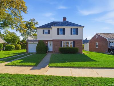 5 Franklin Court W