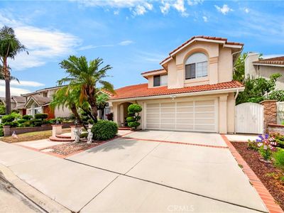 16027 Crestline Dr