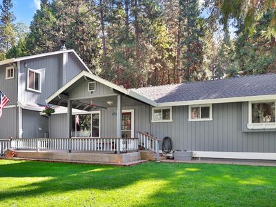 3200 Perryhill Dr
