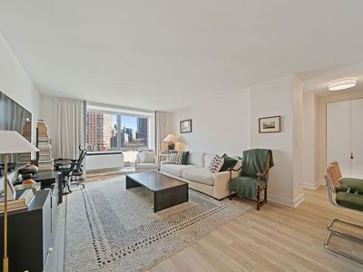 1965 Broadway APT 9D