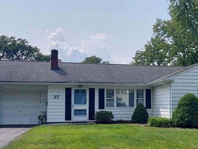 37 Susan Ave