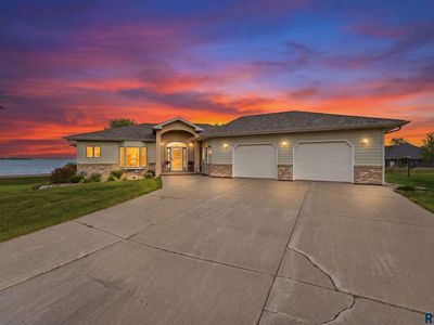105 Lakeview Cir