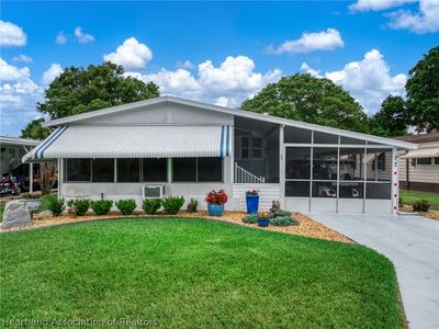17 Venetian Pkwy