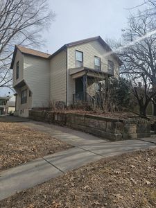 929 Bridge Ave