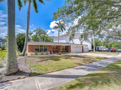 5006 W Dickens Ave
