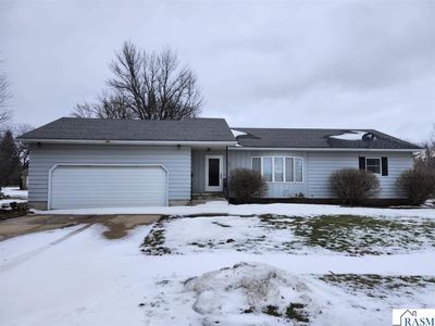 309 E Iowa St