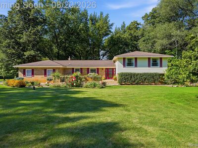 Property at 11111 Shadywood Dr, Brighton, MI