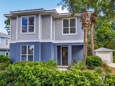 2046 Crystal Lake Dr