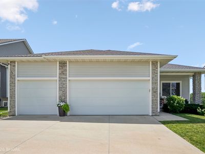 30 SE Waddell Way