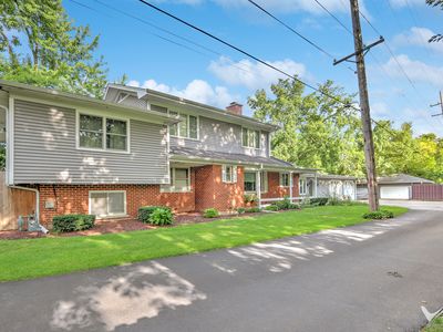 850 W Fabyan Pkwy