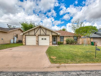 2702 1st Atlas St