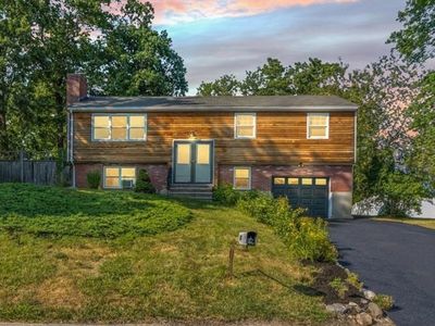 Property at 49 Longfellow Dr, Newburyport, MA
