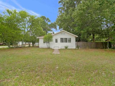 1322 Wisteria Ave