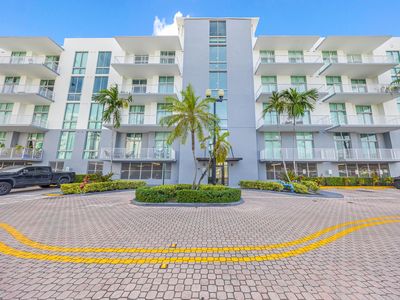 2100 VAN BUREN Street #206