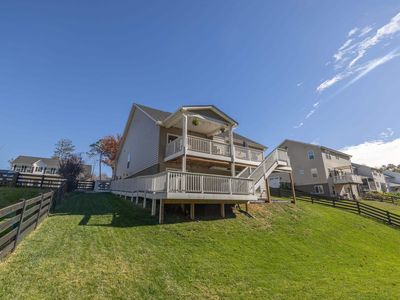 5227 Sparrow Hill Ln