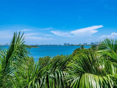 2000 N Bayshore Dr APT 516