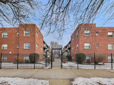 7531 N Damen Ave #2