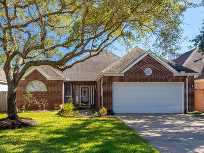 1907 Emerald Ct