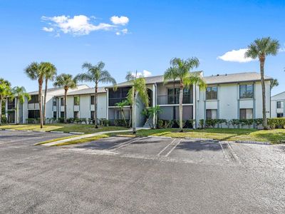 1006 Green Pine Boulevard #F1