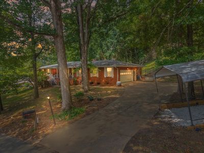 1059 Balmoral Dr