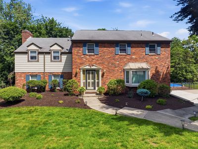 102 Lansdale Ct