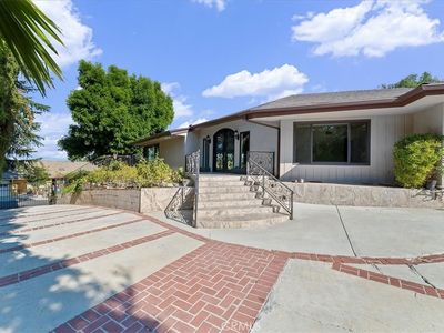 4121 Regal Oak Dr