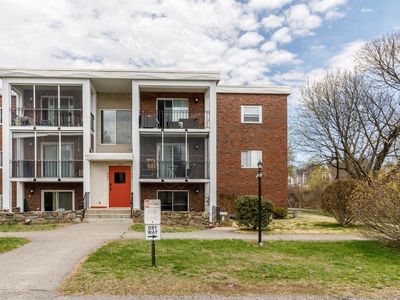 144 West St APT 2