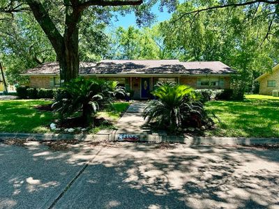 4010 Diane Dr