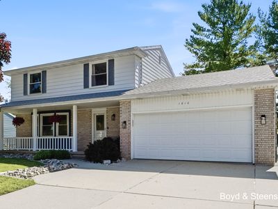 1810 Amberina Dr