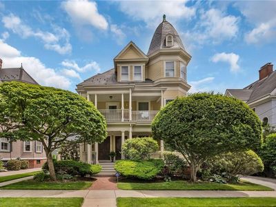 57 Arlington Ave #1