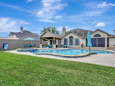 2206 E Van Trease Dr