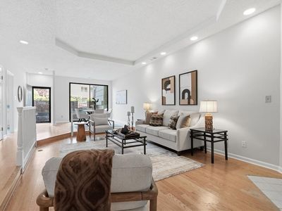 401 College Pl APT 13