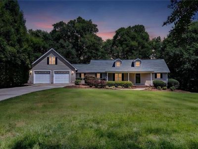2911 Woodhaven Dr