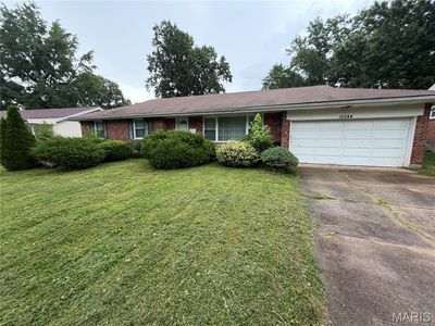 10044 Grosvenor Dr
