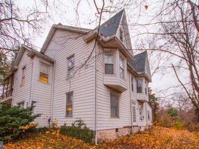 2213-2215 S Front St