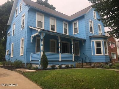 1011 Baldwin St