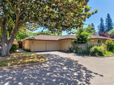 1202 Commons Dr