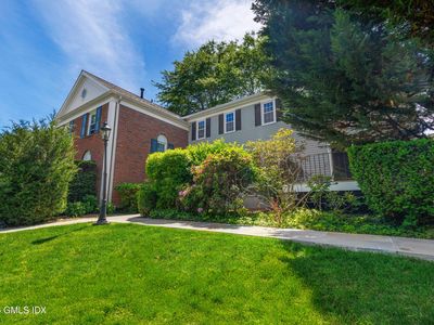 14 Greenwich Hills Dr #14