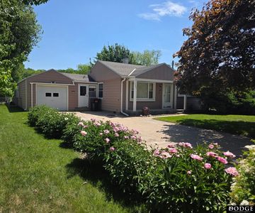 1231 Main St