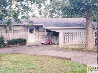 30 Caswell Ave