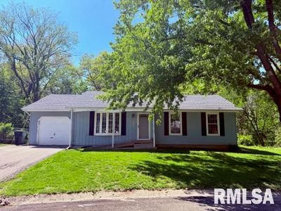 1321 N Schneblin Ct