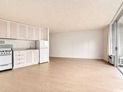 750 Amana St APT 907